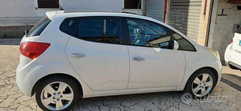Usata Kia Venga 2011 Bianco Utilitaria