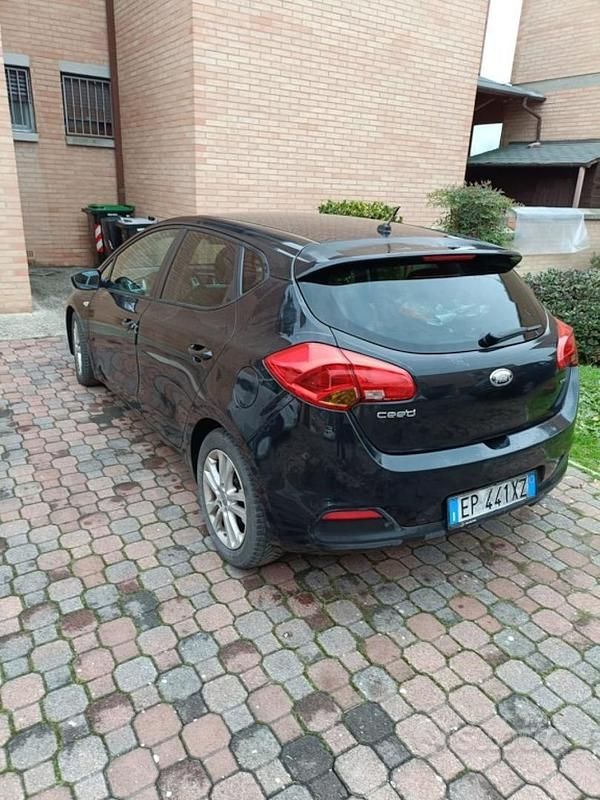 Usata Kia Ceed 90 CV (66 kW) 2013 Nero Utilitaria