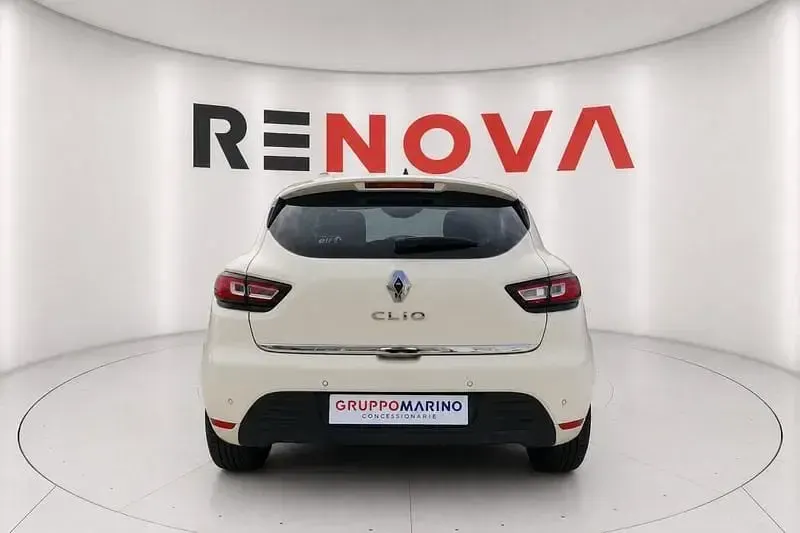 Usata Renault Clio Intens 73 CV (53 kW) 2017 Beige Utilitaria