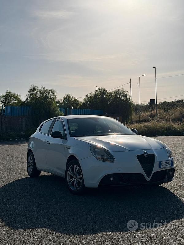 Usata Alfa Romeo Giulietta 109 CV (80 kW) 2011 Bianco Berlina