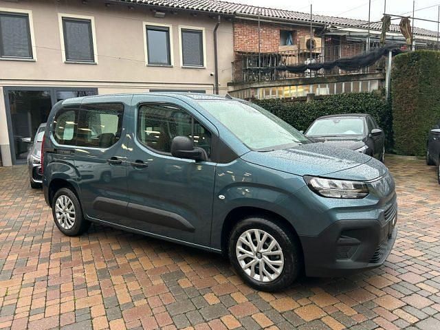 Nuova Fiat Doblò 130 CV (95 kW) 2025 Blu Monovolume