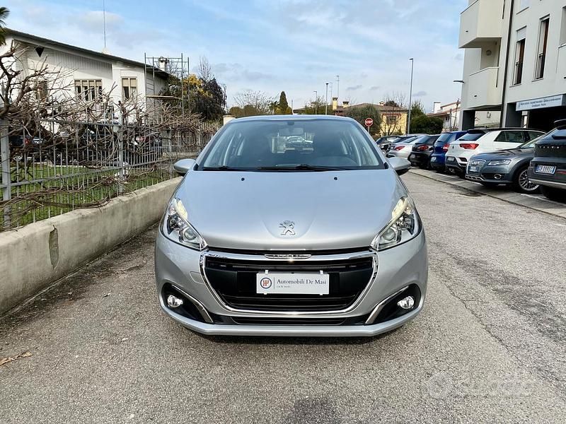 Usata Peugeot 208 Active 82 CV (60 kW) 2018 Grigio Utilitaria
