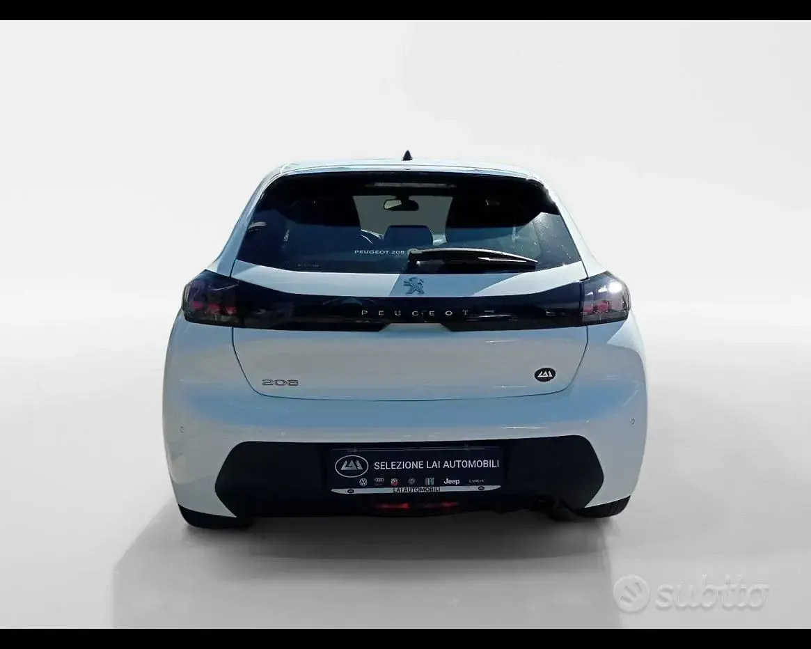 Usata Peugeot 208 Active 102 CV (75 kW) 2021 Bianco Utilitaria