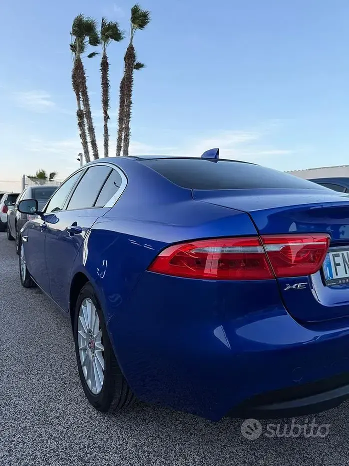 Usata Jaguar XE 163 CV (119 kW) 2018 Blu Berlina