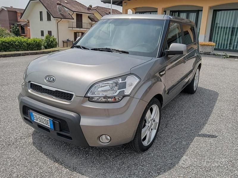 Usata Kia Soul 128 CV (94 kW) 2010 Grigio SUV