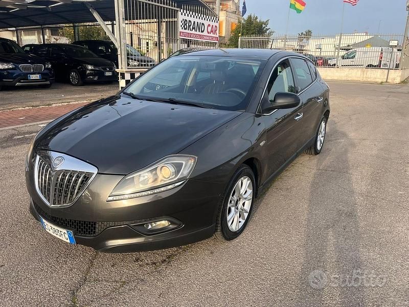 Usata Lancia Delta 119 CV (87 kW) 2011 Grigio Utilitaria