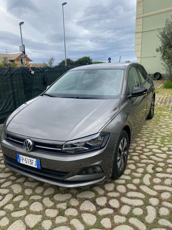Usato 2018 VW Polo 1.0 Benzin 75 CV (13.300 €)