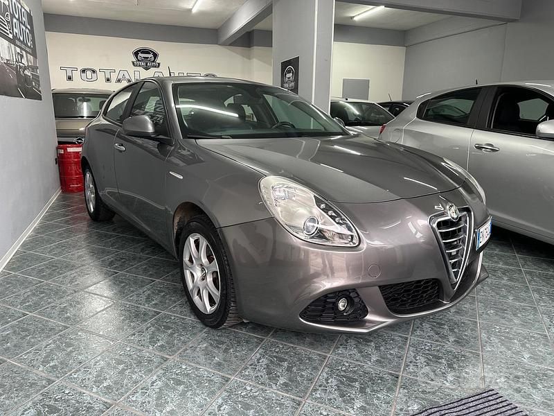Usata Alfa Romeo Giulietta Progression 119 CV (87 kW) 2012 Grigio Utilitaria