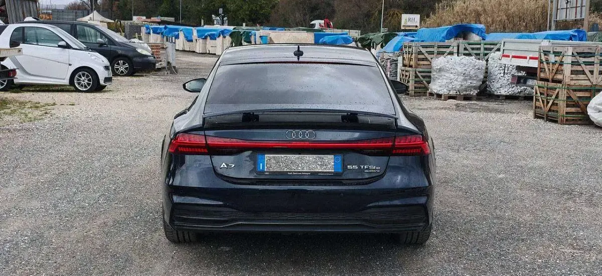 Usata Audi A7 Sportback 364 CV (267 kW) 2024 Blu/azzurro Utilitaria