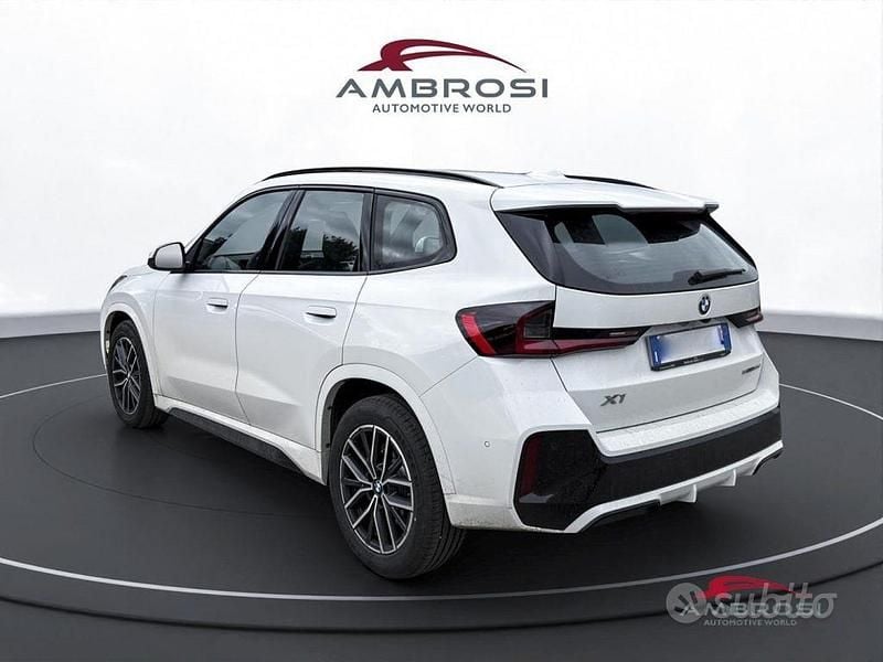 Nuova BMW X1 M Sport 150 CV (110 kW) 2025 Alpin white pastello SUV