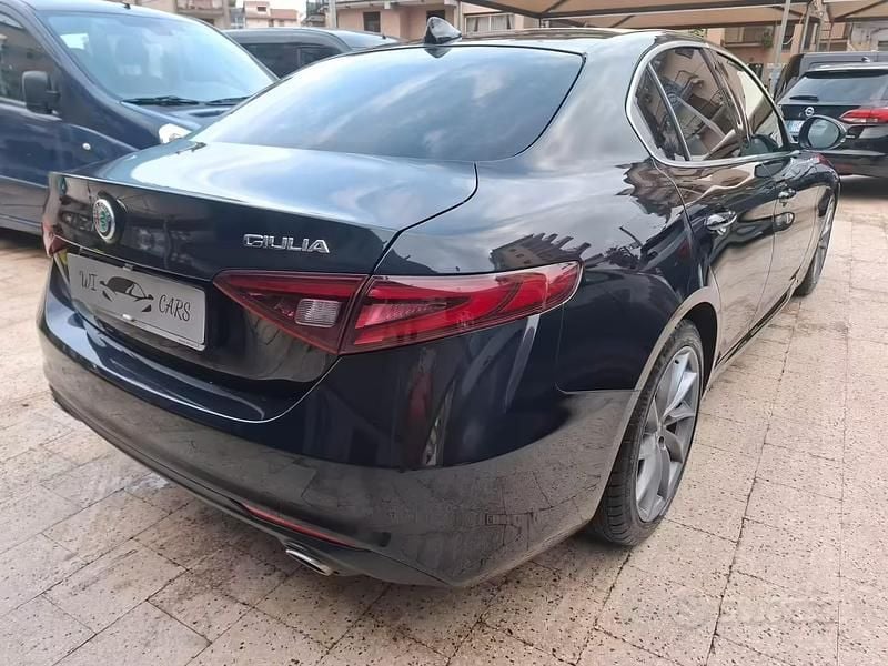 Usata Alfa Romeo Giulia Business 180 CV (132 kW) 2017 Nero Berlina