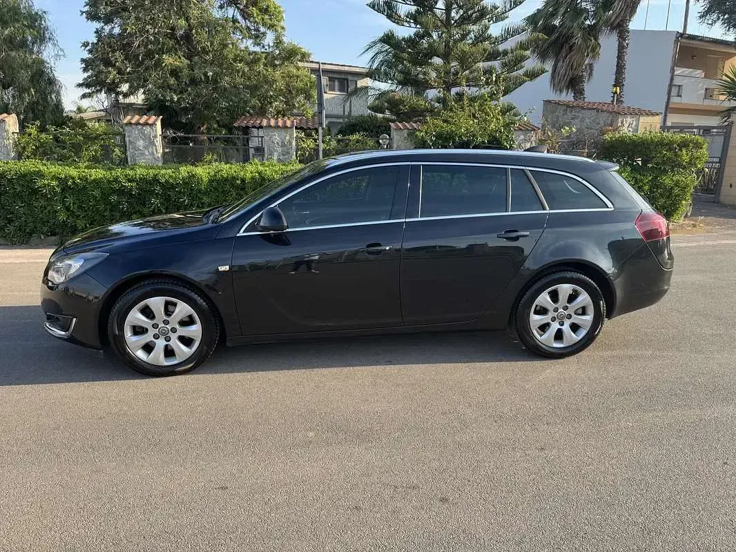 Usata Opel Insignia Business 170 CV (125 kW) 2015 Nero Station wagon