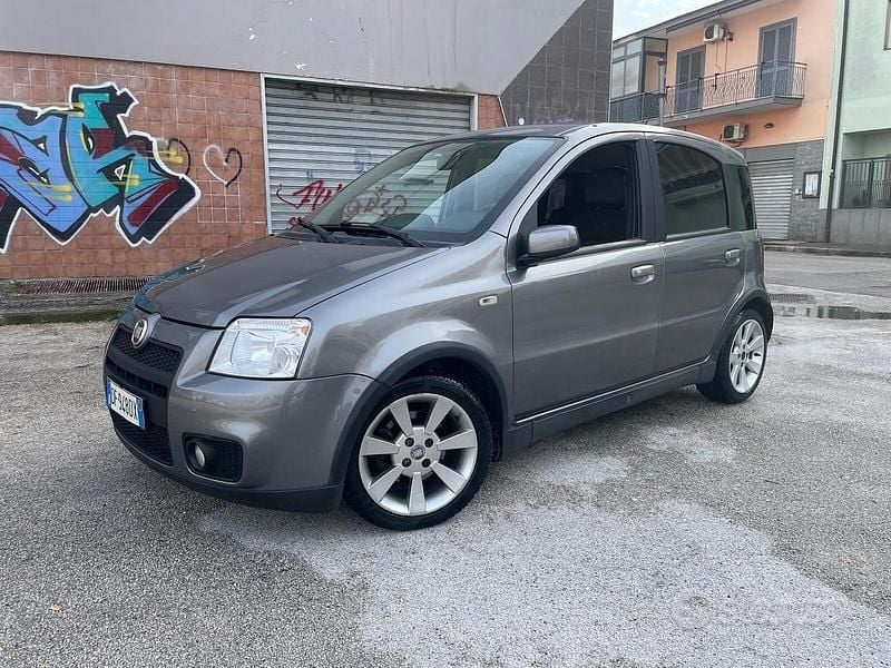 Usata Fiat Panda 100 CV (73 kW) 2007 Grigio Utilitaria