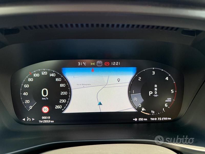 Usata Volvo XC40 Business Edition 150 CV (110 kW) 2019 Nero SUV