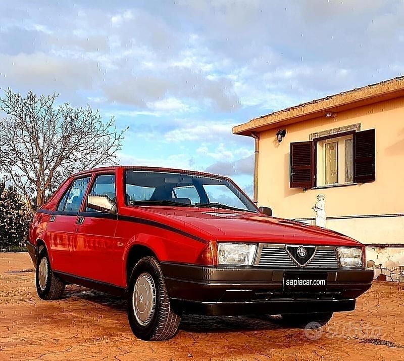 Usata Alfa Romeo 75 110 CV (80 kW) 1987 Rosso Berlina
