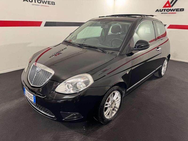 Nero Usata 2011 Lancia Ypsilon Platinum Due volumi | 4890 € (Buon prezzo) - Immagine 1/4