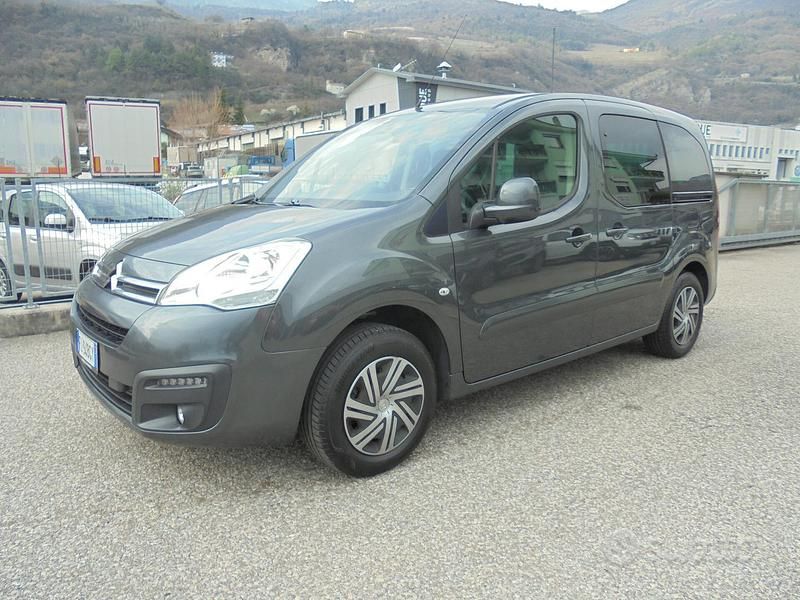 Usata Citroën Berlingo Feel 110 CV (80 kW) 2017 Grigio Monovolume