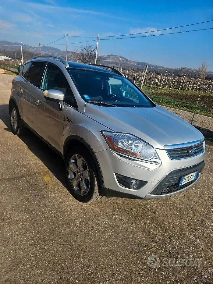 Usata Ford Kuga 136 CV (100 kW) 2009 Grigio SUV