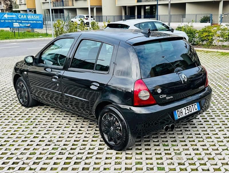 Usata Renault Clio II 68 CV (50 kW) 2007 Berlina