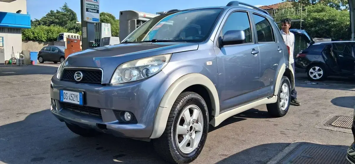 Usata Daihatsu Terios 105 CV (77 kW) 2008 Grigio SUV