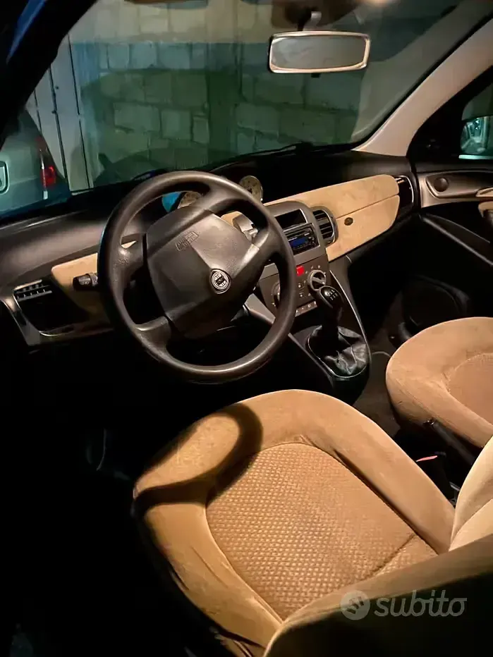 Usata Lancia Ypsilon 69 CV (50 kW) 2004 Marrone Utilitaria