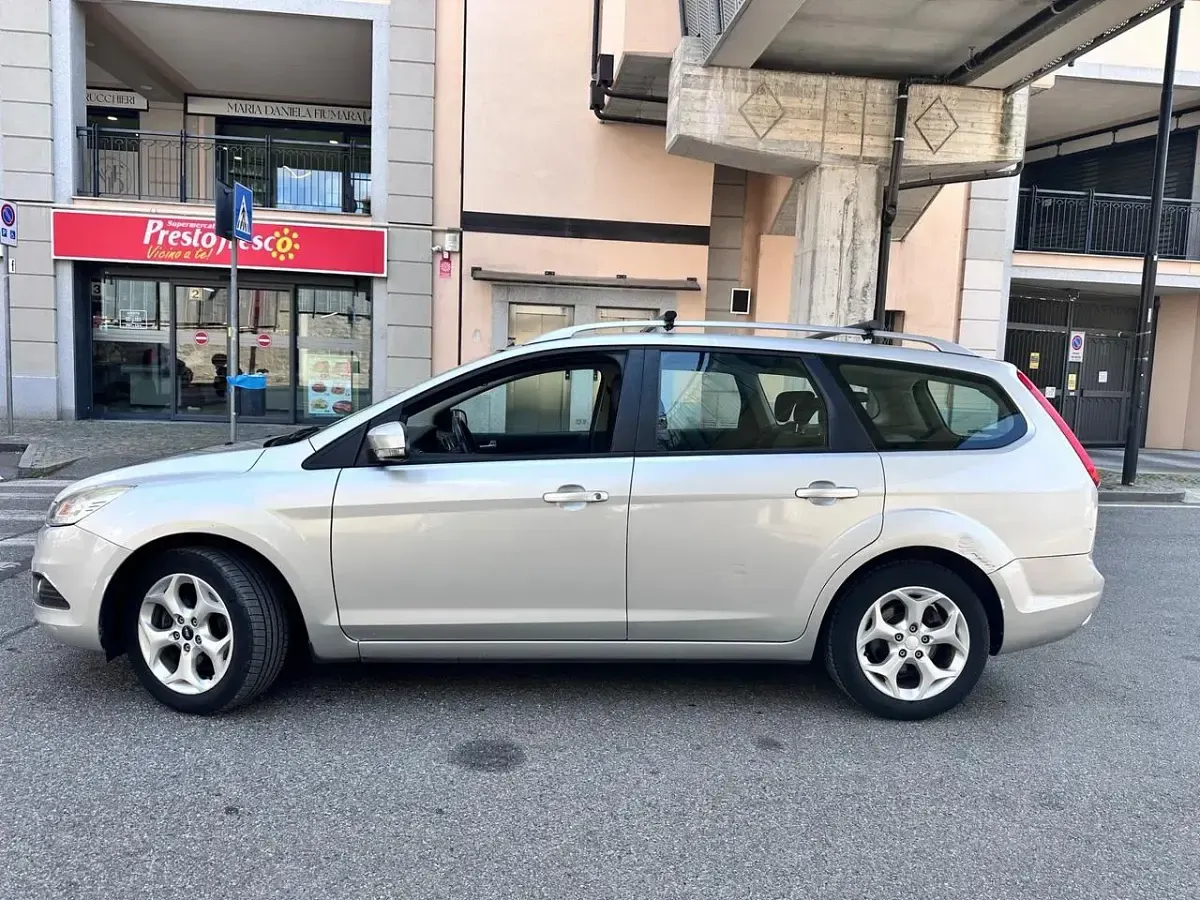 Usata Ford Focus 141 CV (103 kW) 2009 Argento Station wagon