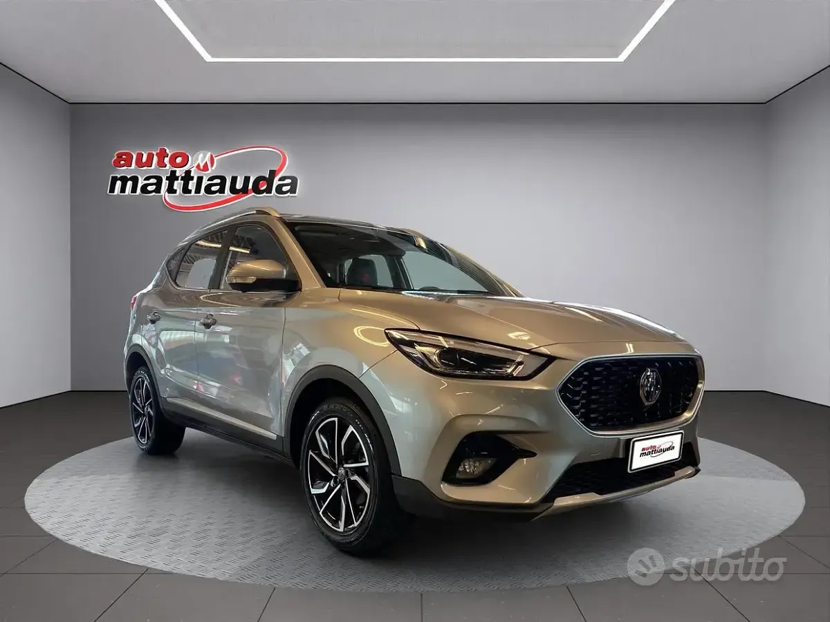Usata MG ZS Luxury 106 CV (77 kW) 2024 Grigio SUV