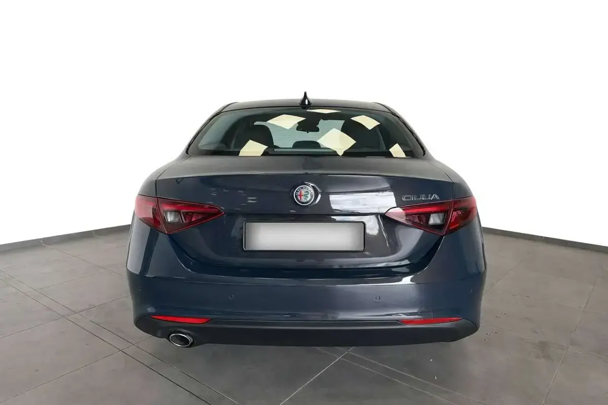 Usata Alfa Romeo Giulia Super 150 CV (110 kW) 2016 Blu montecarlo Berlina