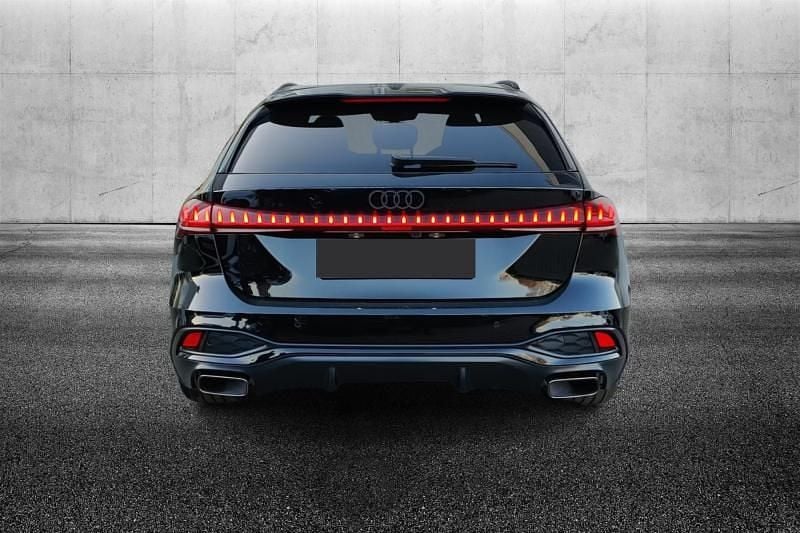 Usata Audi A5 S-Line 150 CV (110 kW) 2025 Nero metallizzato Station wagon