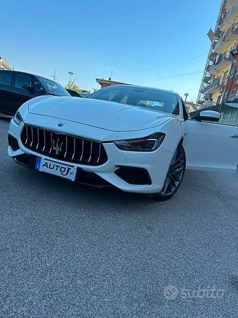 Usata Maserati Ghibli GT 275 CV (202 kW) 2019 Bianco Berlina