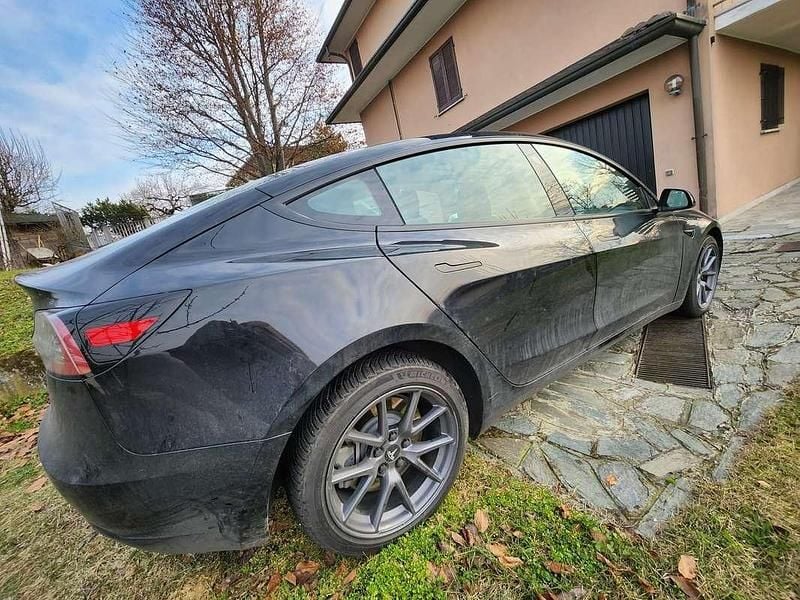Usata Tesla Model 3 Standard Range 235 kW (320 CV) 2023 Nero Berlina