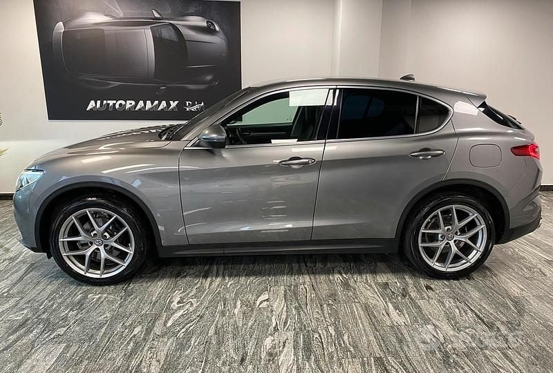 Usata Alfa Romeo Stelvio 210 CV (154 kW) 2017 Grigio SUV