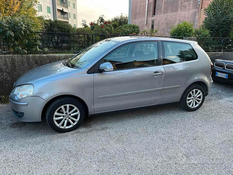 Usata VW Polo Comfortline 75 CV (55 kW) 2006 Grigio Berlina