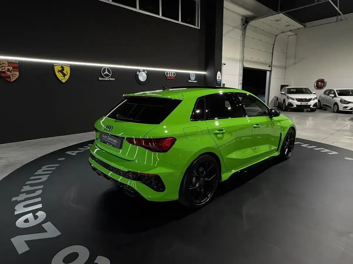 Usata Audi RS3 Performance 400 CV (294 kW) 2023 Verde Berlina