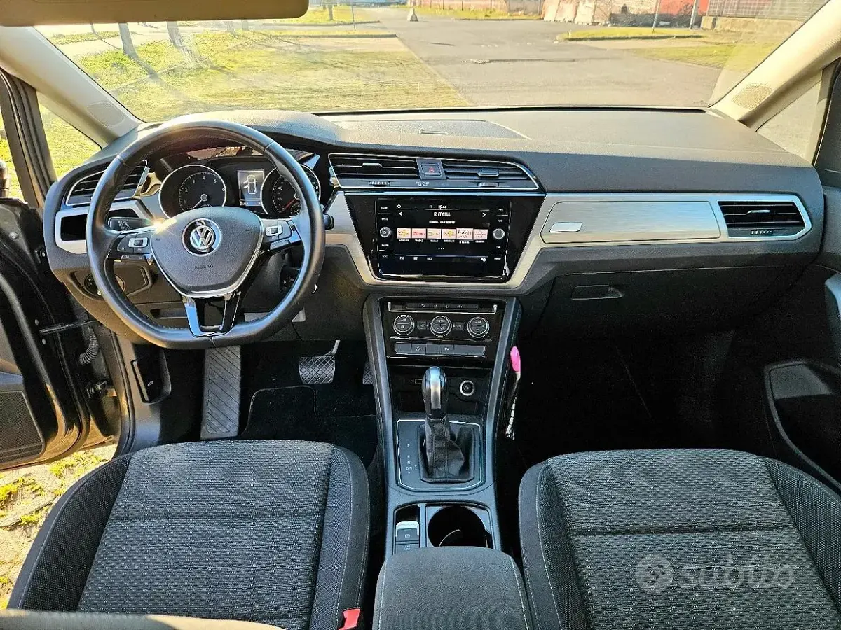 Usata VW Touran Business 150 CV (110 kW) 2020 Grigio Monovolume
