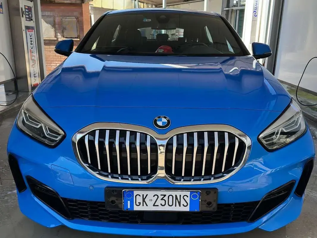 Usata BMW 118 M Sport 150 CV (110 kW) 2021 Blu/azzurro Utilitaria
