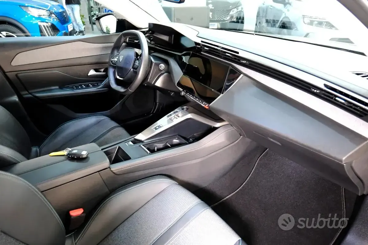 Usata Peugeot 308 Allure 131 CV (96 kW) 2024 Grigio Berlina