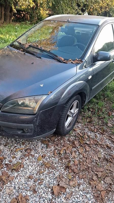 Usata Ford Focus 115 CV (84 kW) 2006 Verde Station wagon