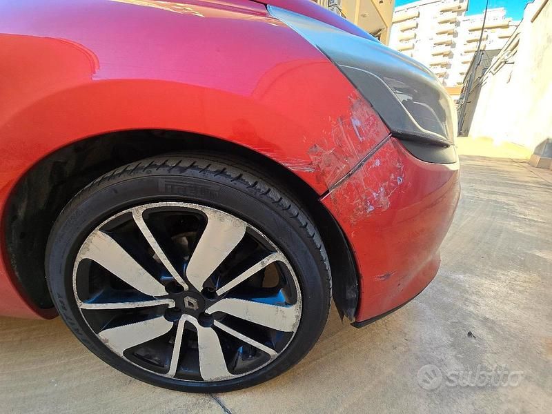 Usata Renault Clio GrandTour 90 CV (66 kW) 2016 Rosso Station wagon