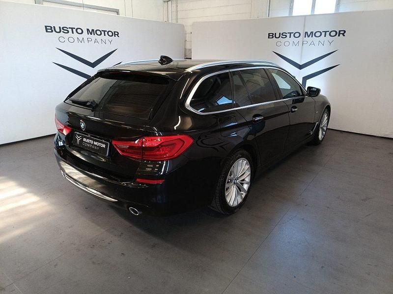 Usata BMW 520 Luxury Line 190 CV (139 kW) 2019 Nero / metallizzato Station wagon