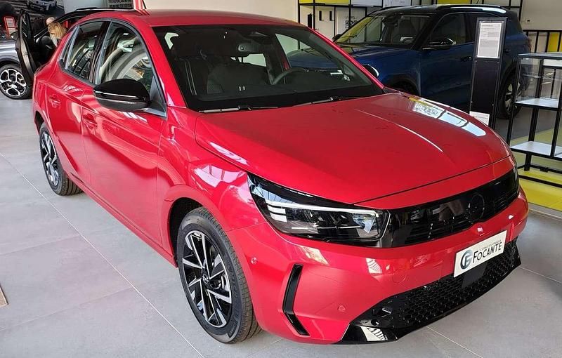 Nuova Opel Corsa 101 CV (74 kW) 2025 Rosso Berlina