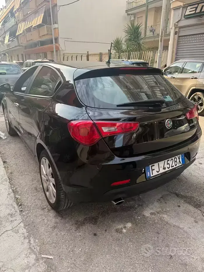 Usata Alfa Romeo Giulietta Super 120 CV (88 kW) 2017 Nero Utilitaria