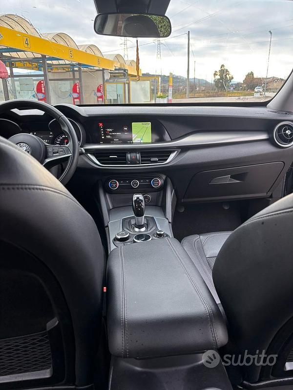 Usata Alfa Romeo Stelvio 180 CV (132 kW) 2017 Nero SUV