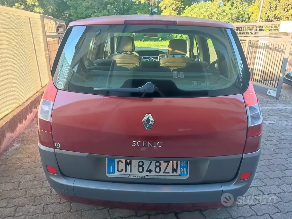 Usata Renault Scenic E-Tech 111 CV (81 kW) 2004 Arancione Monovolume
