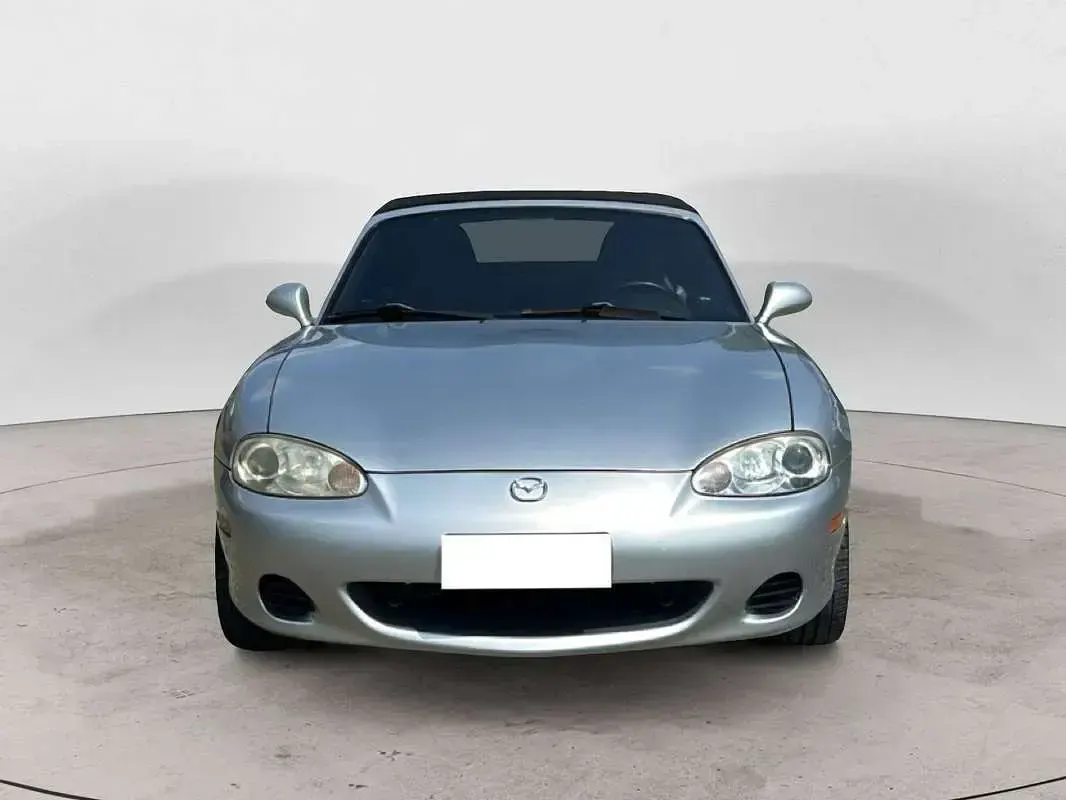 Usata Mazda MX5 110 CV (80 kW) 2002 Argento Cabrio