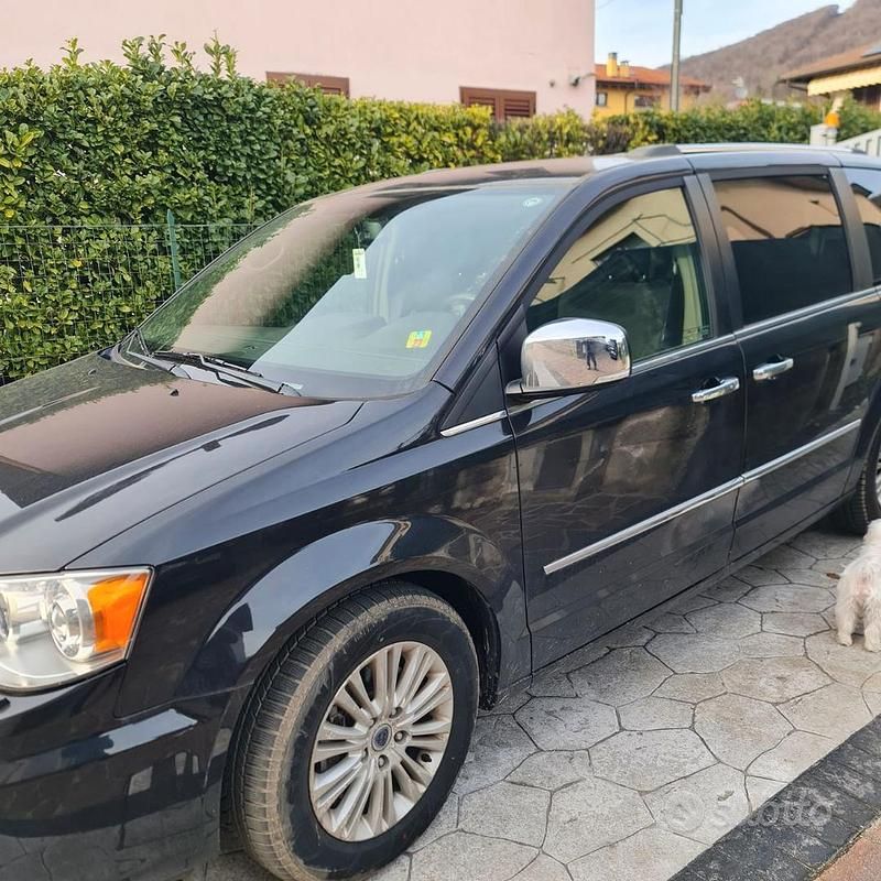 Usata Chrysler Grand Voyager 2018 Marrone Monovolume