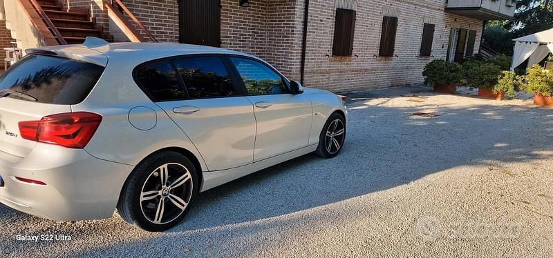 Usata BMW 120 Sport Line 190 CV (139 kW) 2015 Bianco Utilitaria