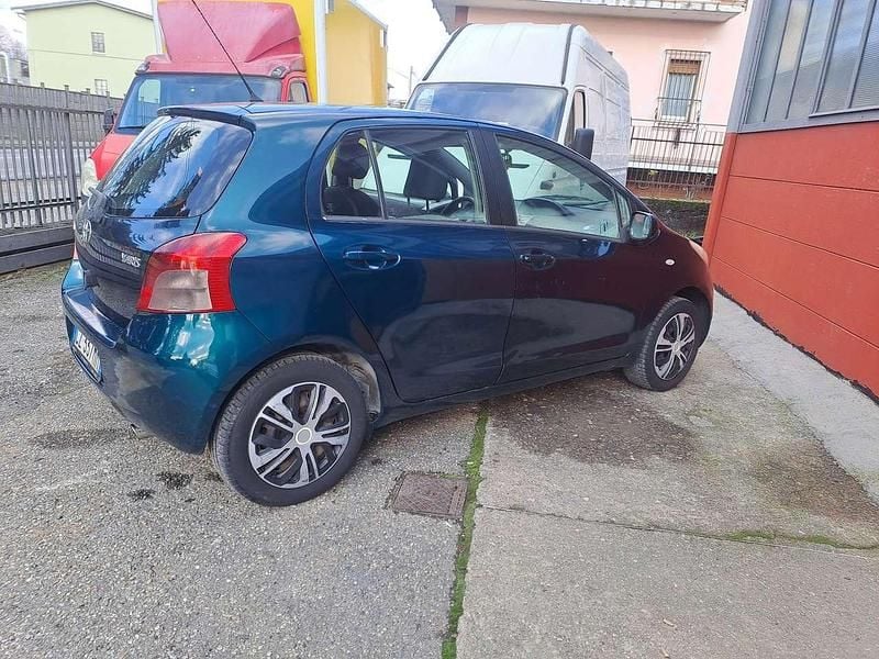 Usata Toyota Yaris 69 CV (50 kW) 2007 Other Berlina