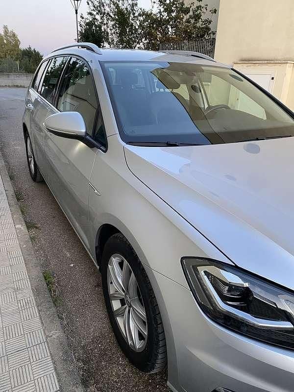 Usata VW Golf VIII Executive 131 CV (96 kW) 2020 Grigio Station wagon