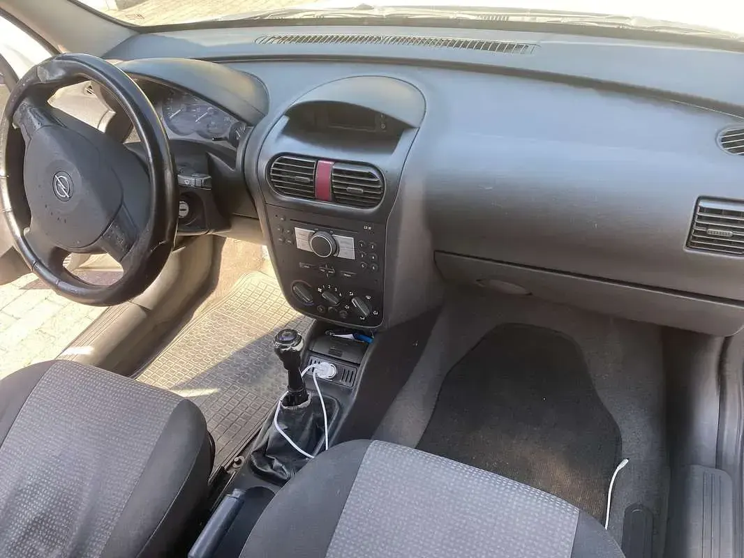 Usata Opel Combo 69 CV (50 kW) 2009 Monovolume